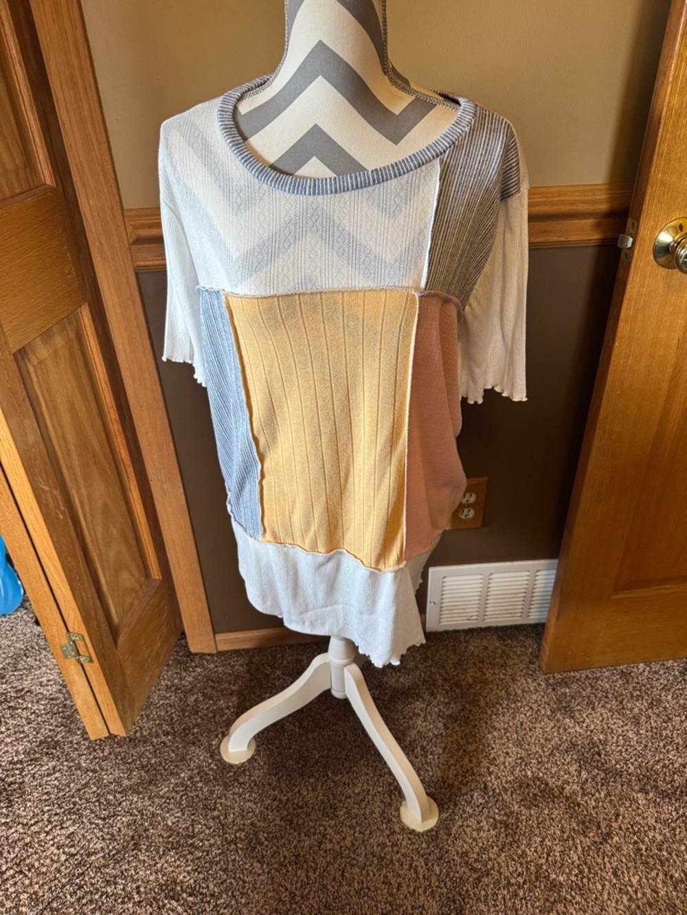 Casual Patchwork Short-Sleeve Tunic in White, Yellow & Pink